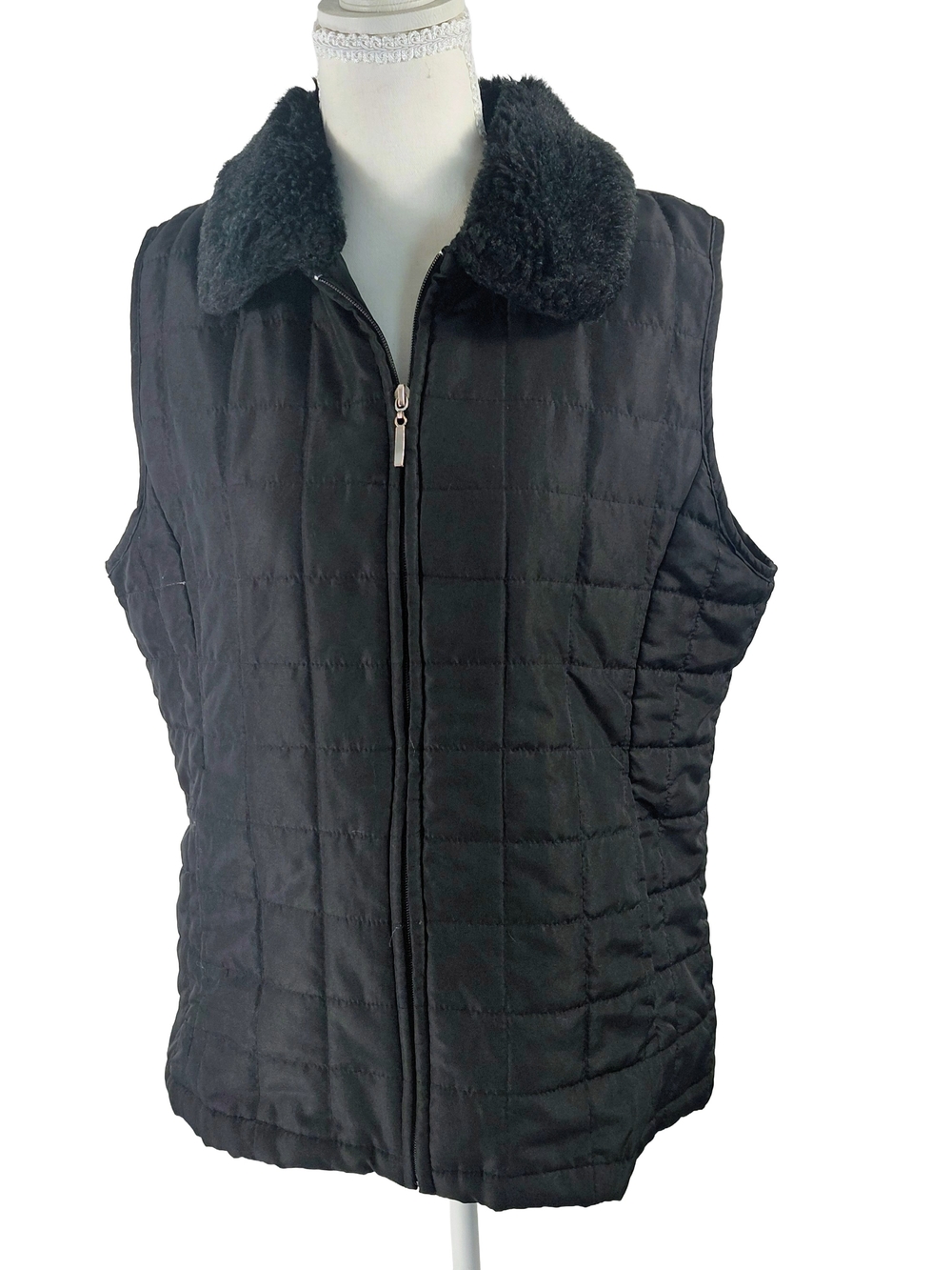 Carolyn Taylor Black Quilted Vest with Sherpa Collar Sz L